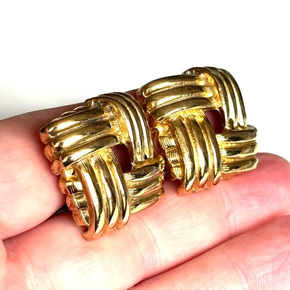 Vintage 1980’s clip on earrings bold dimensional gold squares chunky boss lady - Picture 6 of 6